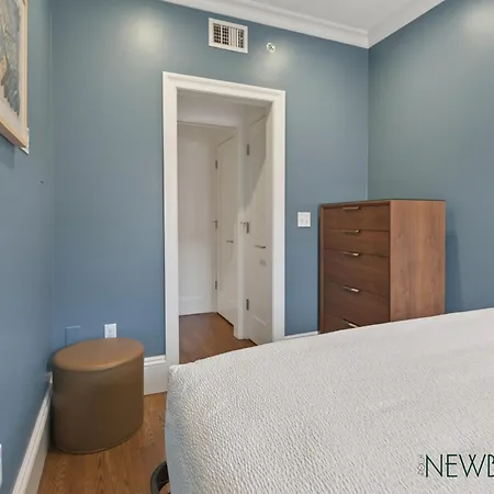304 Newbury Street By Thatch-3